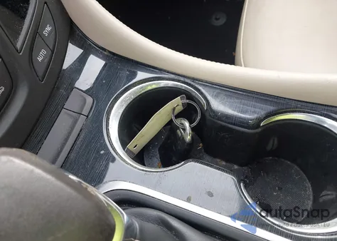 2017 Buick Envision Essence z USA, uszkodzony, nr VIN LRBFXBSA9HD013436